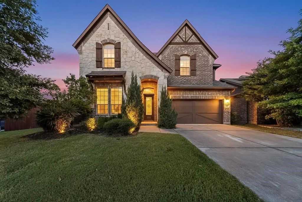 2501 Navarro Trail, Euless