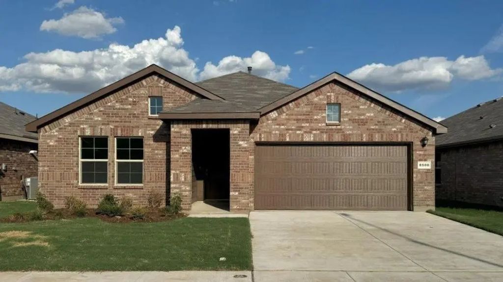 8500 Hollymead Lane, Fort Worth