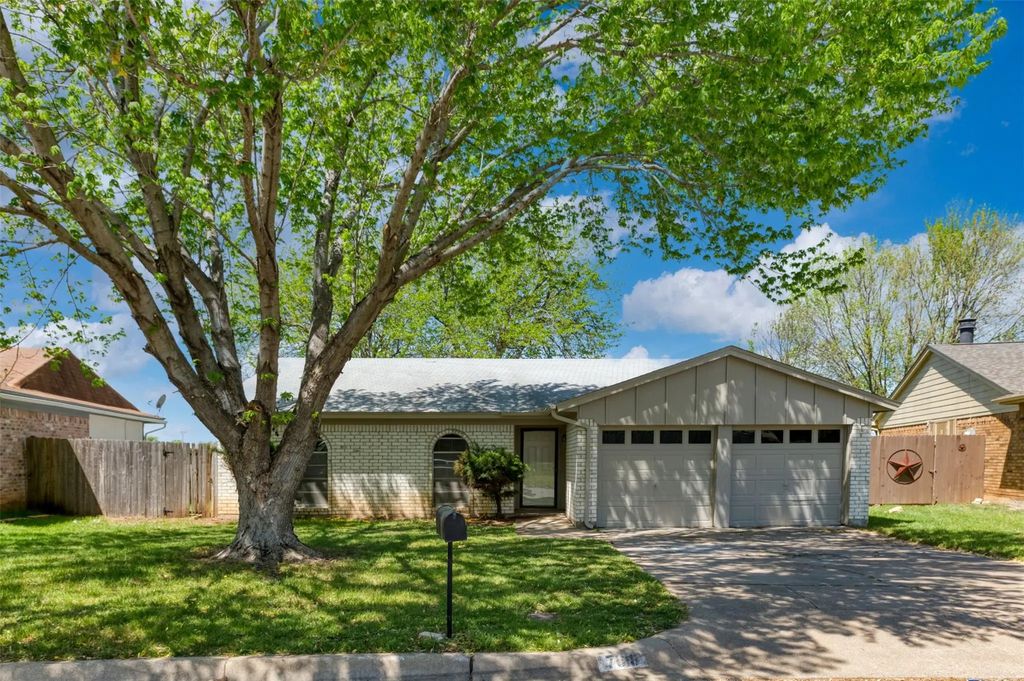 7616 Parkwood Lane, Fort Worth