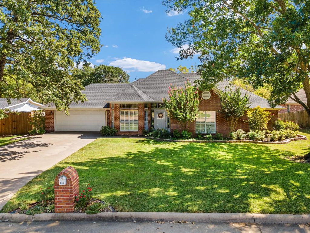 113 Stone Briar Drive N, Sulphur Springs