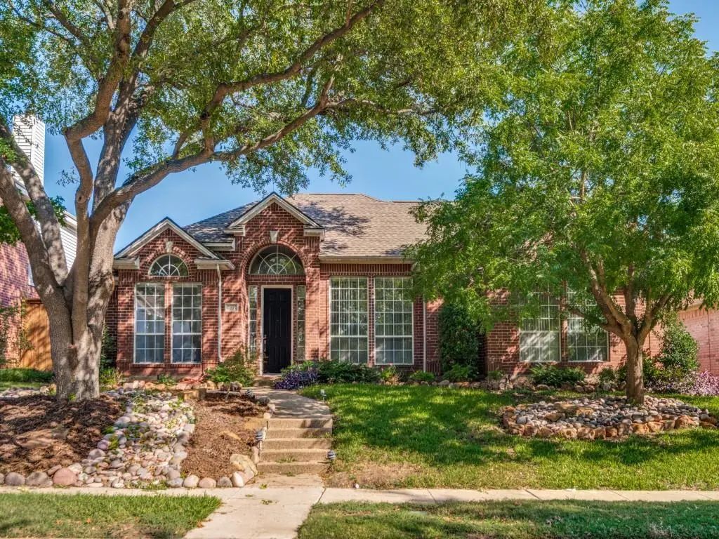 3907 Granbury Drive, Dallas