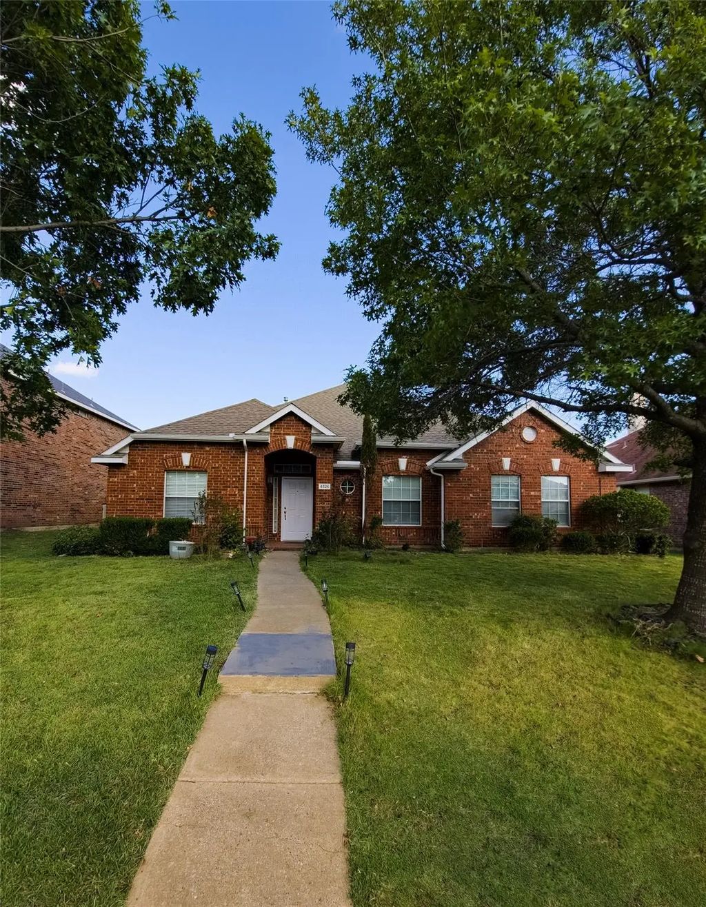 4526 Southampton Boulevard, Garland