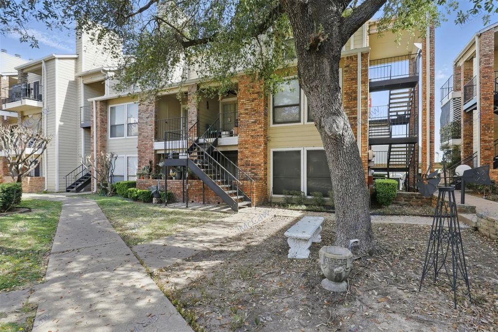 1513 Interstate 30 126, Garland