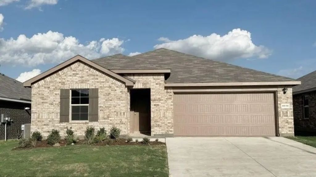 8516 Hollymead Lane, Fort Worth
