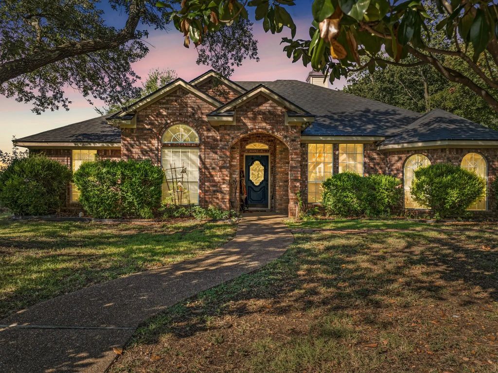 201 Chaparral Drive, Hillsboro