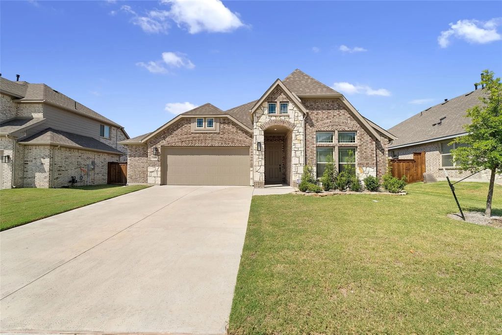 2418 Melrose Drive, Mansfield