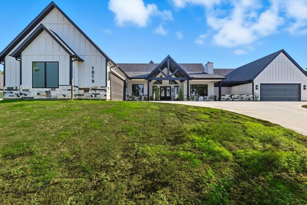 1019 Glenoaks Drive, Weatherford