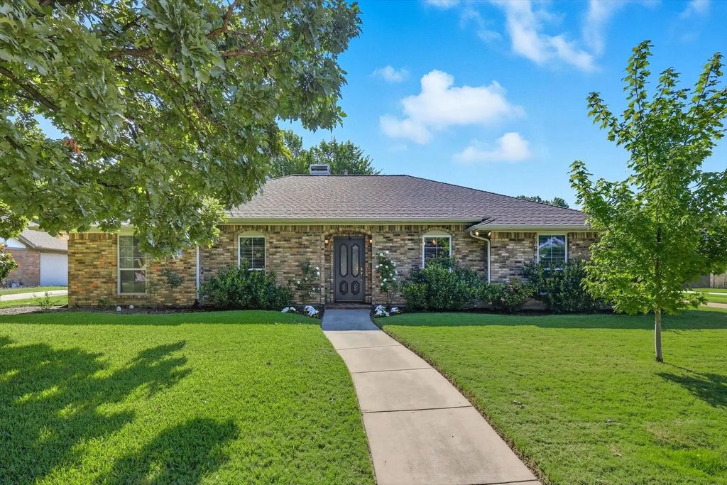 415 Greenridge Drive, Coppell