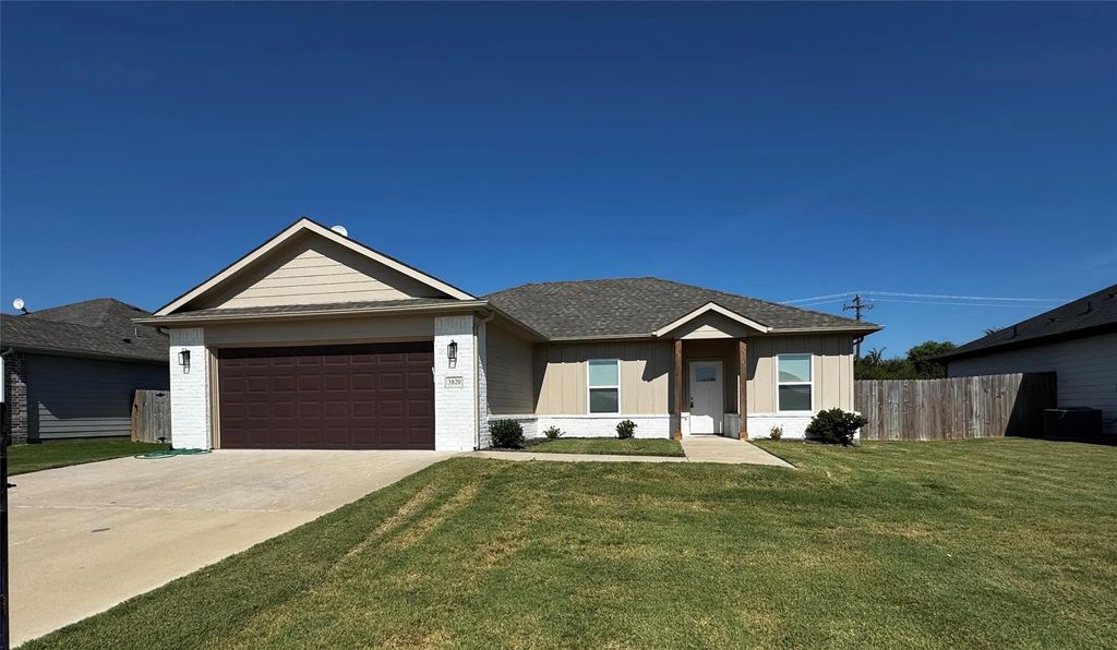 3820 Skylane Avenue, Corsicana