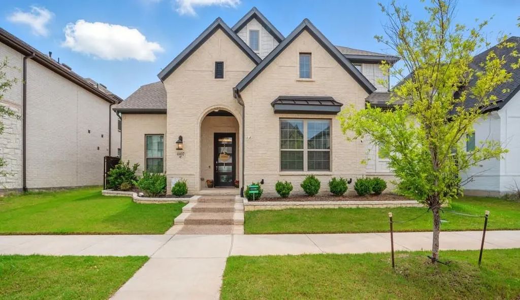 4407 Smokey Quartz Lane, Arlington
