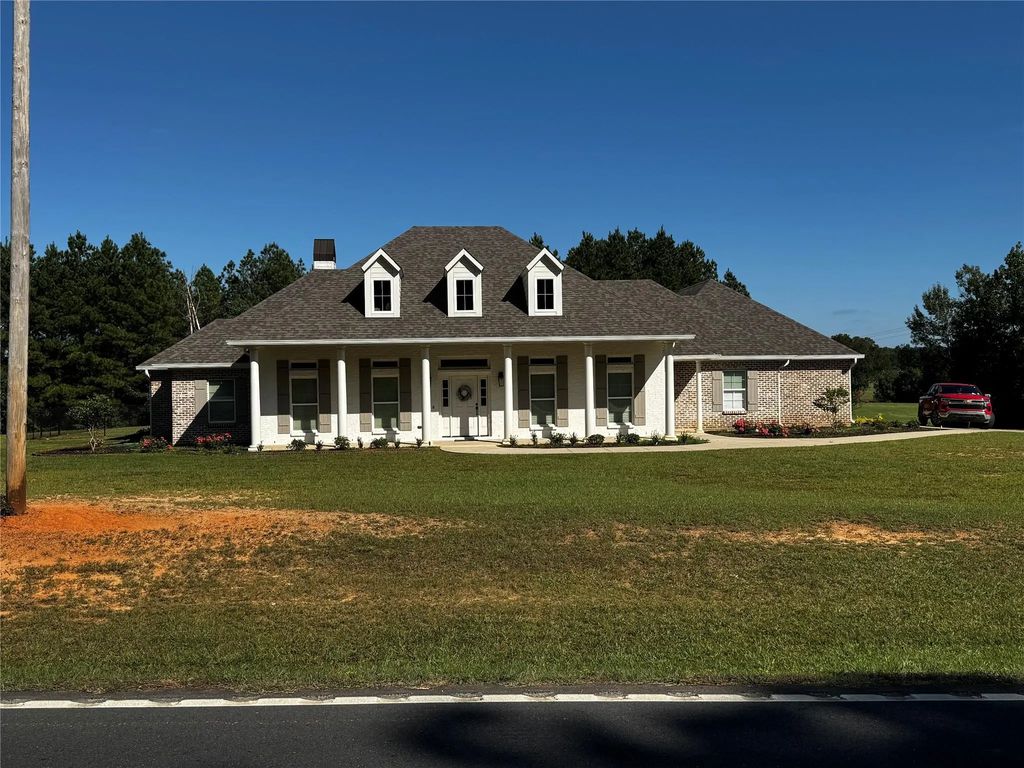 1211 Highway 159, Minden