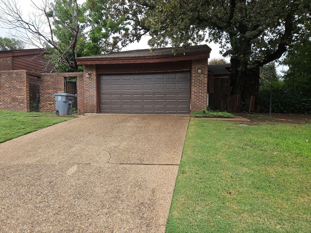 7807 High Oaks Circle, Dallas