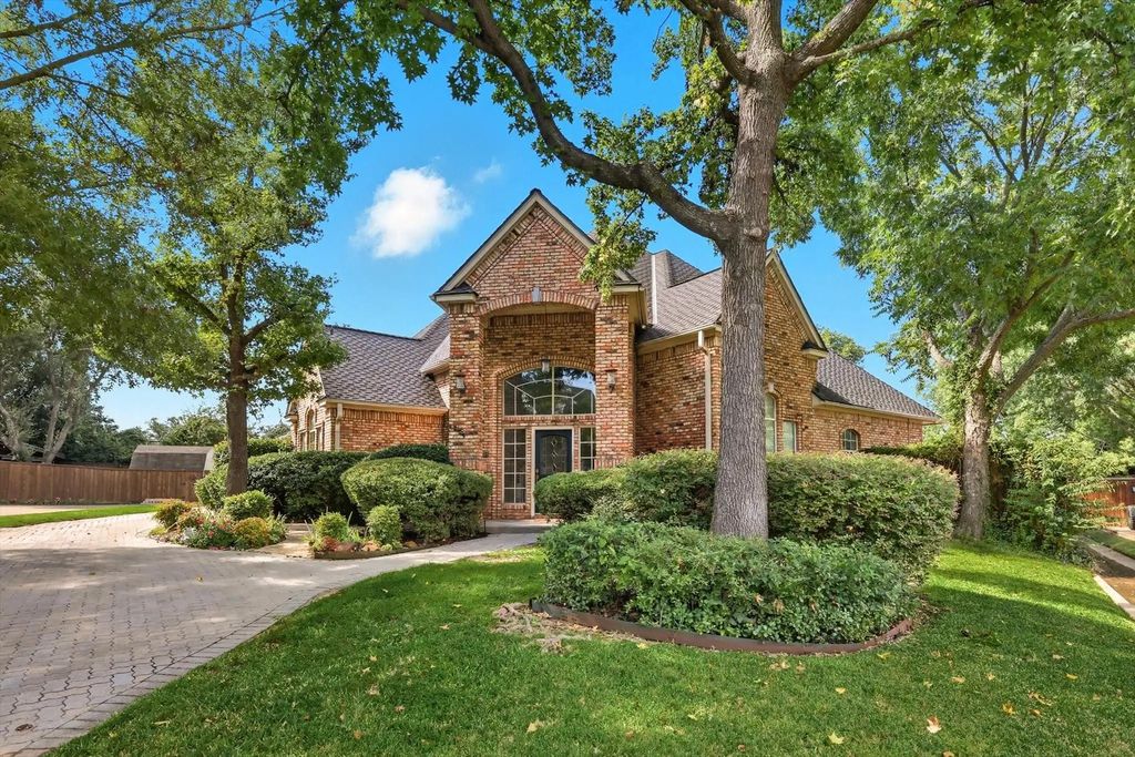 3904 Elmwood Court, Colleyville