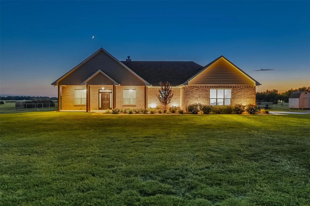 4401 Fm 1183, Ennis