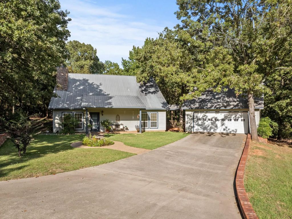 100 Private Road 4303, Scroggins