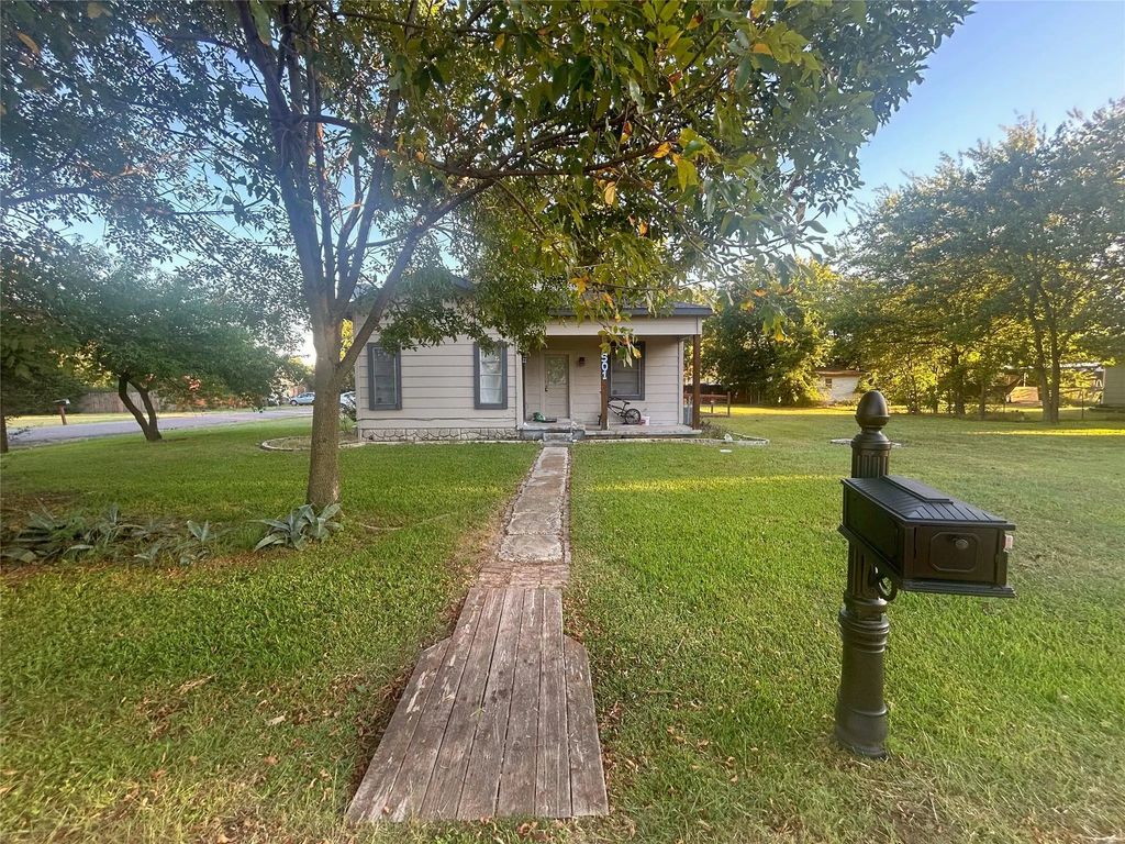 501 Gilliland Street, Tioga