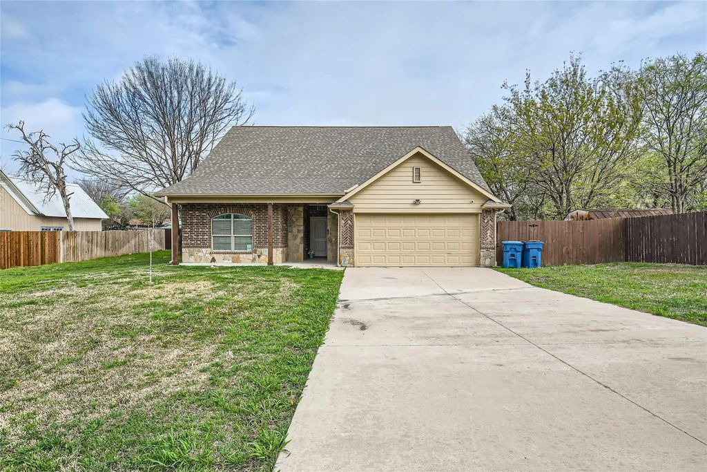 204 W Patton Avenue, Alvarado
