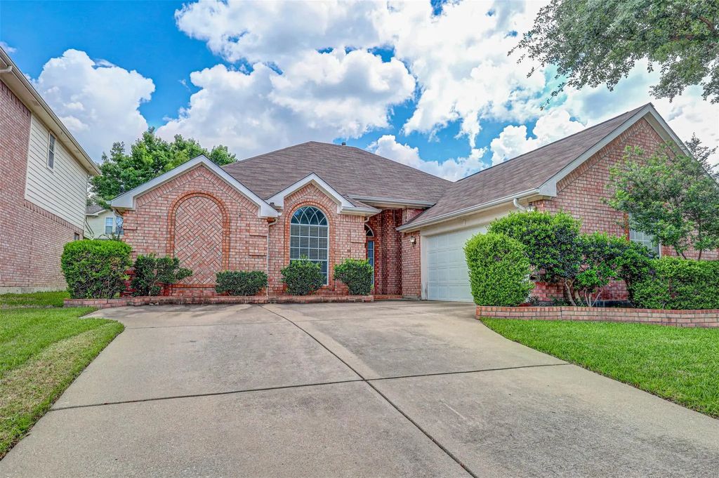 5316 Lakemead Trail, Fort Worth