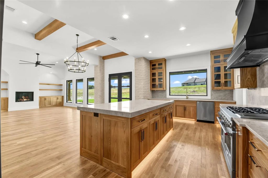 621 Hondo Crossing, Weatherford