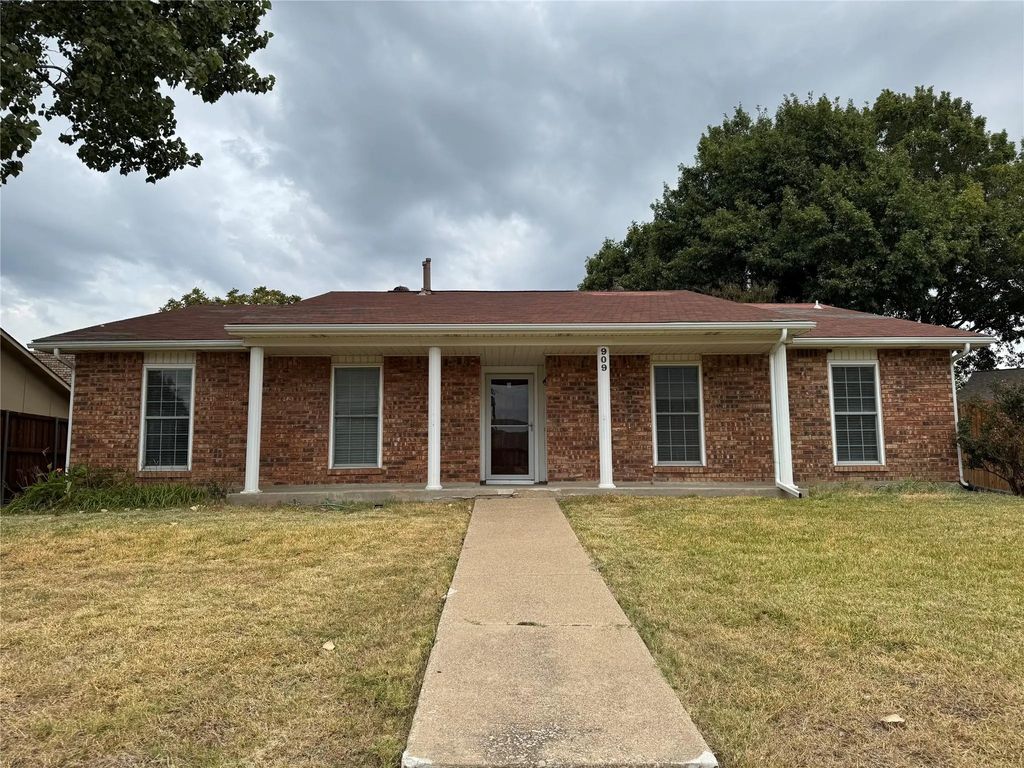 909 Lombardy Drive, Plano