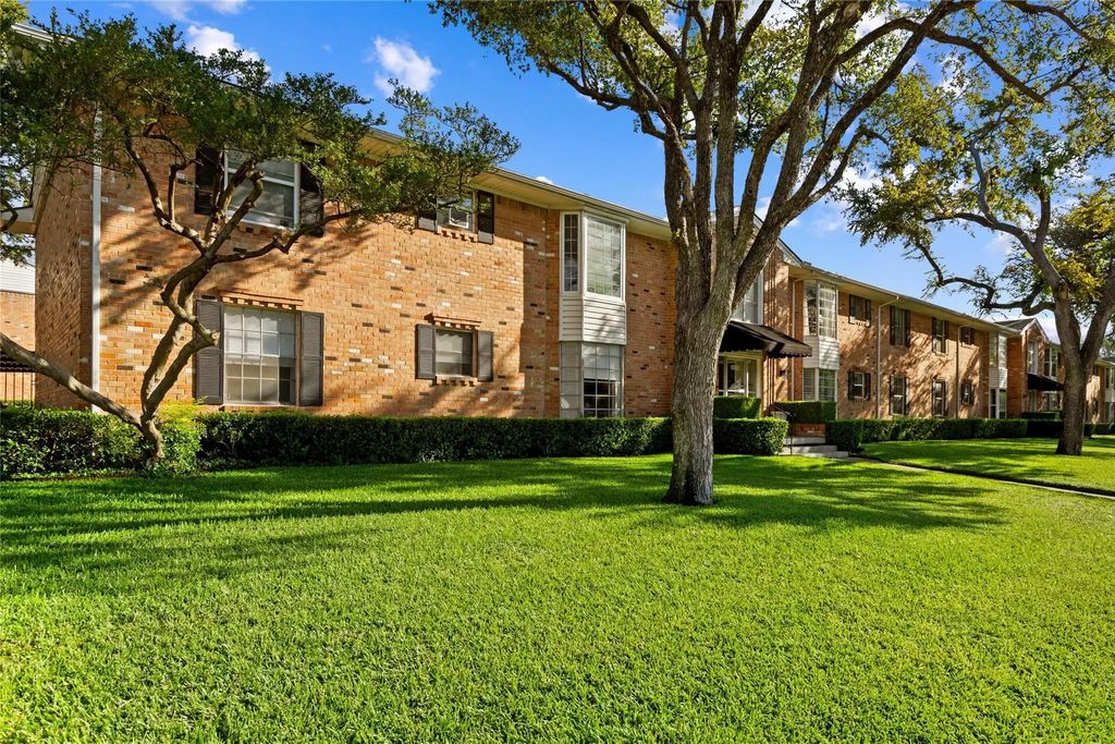 6005 Sandhurst Lane B, Dallas