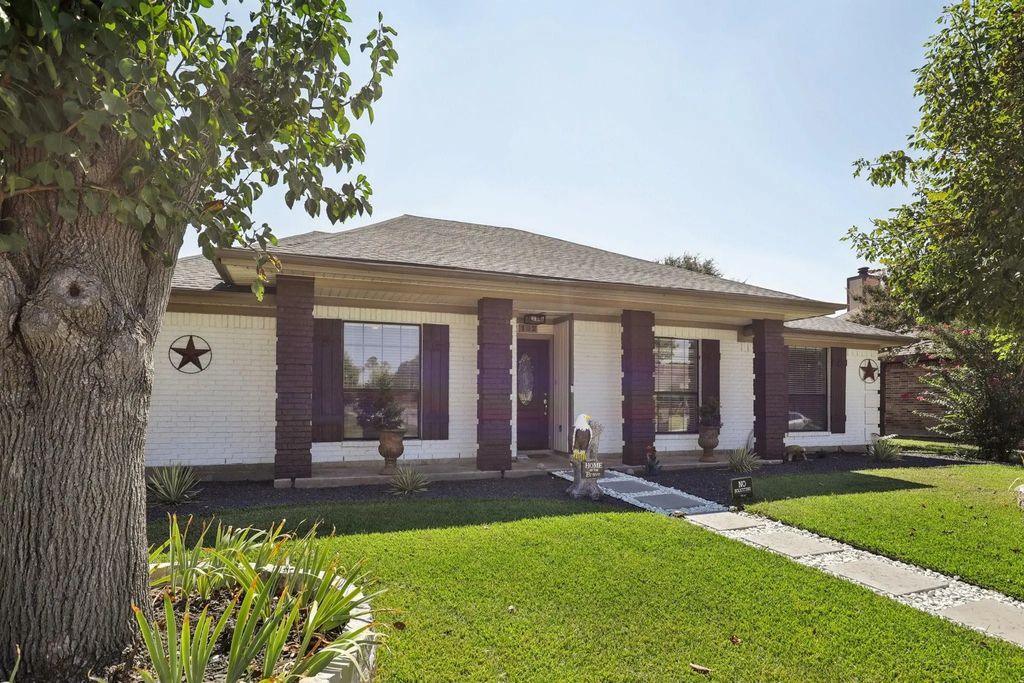 102 E Ridgegate Drive, Garland
