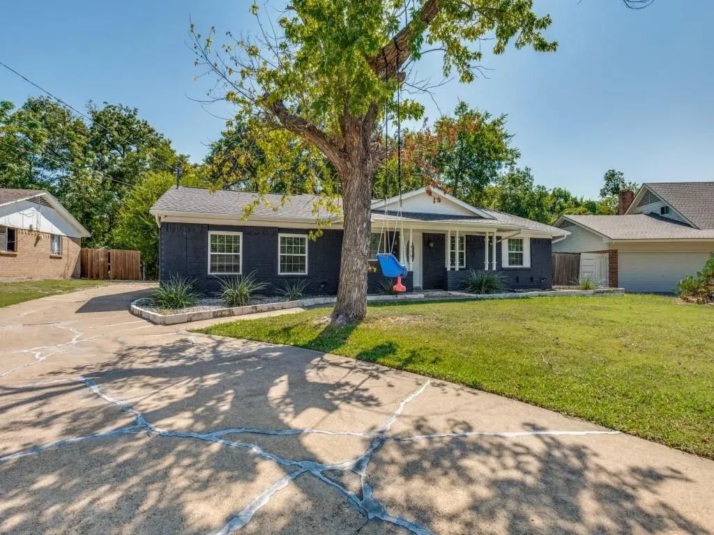 410 Falling Leaves Drive, Duncanville