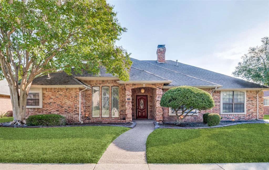 2122 Rolling Oak Lane, Garland
