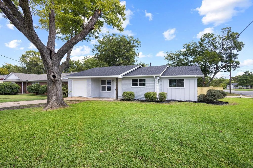 1003 Blanton Drive, Sherman