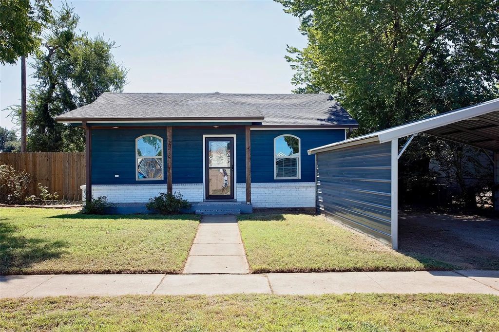 1214 3rd St, Graham