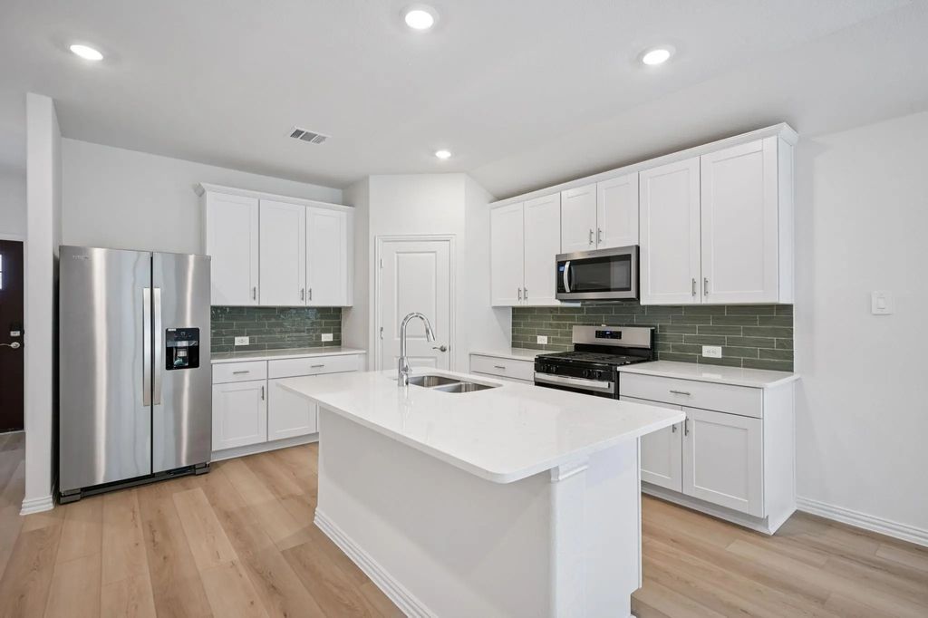 5707 Rushing River Way, Princeton