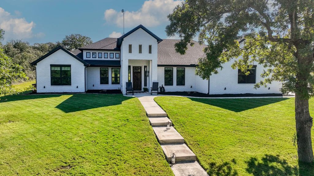 133 River Rock Court, Poolville