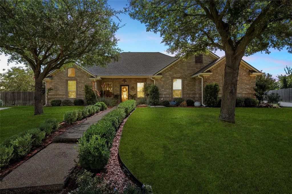 333 Edinburgh Lane, Waco