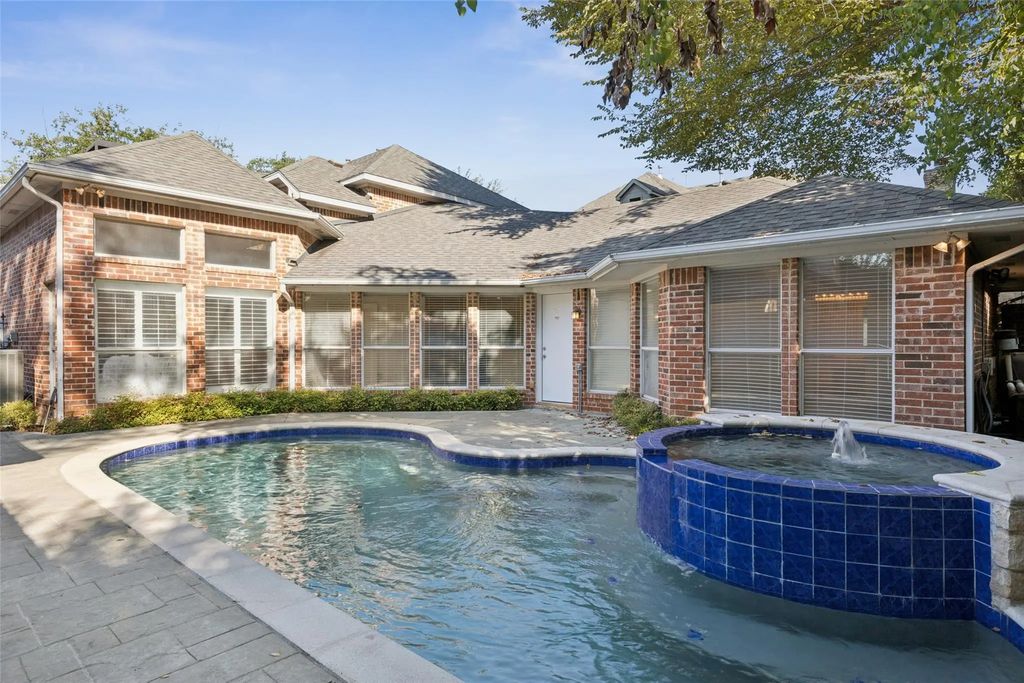1404 Waterside Drive, Dallas