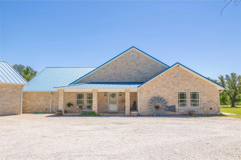 3612 Hwy 1689, Comanche