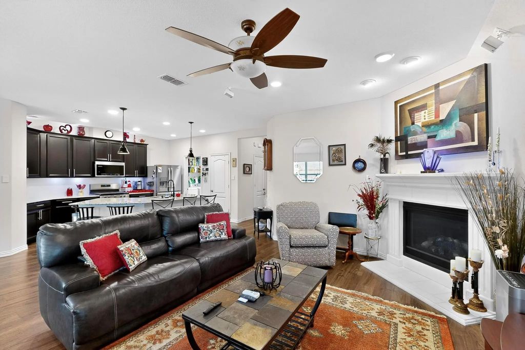 616 Fossil Creek Drive, Little Elm