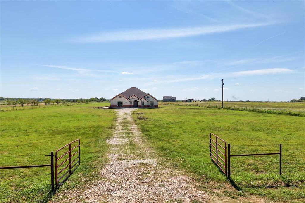2757 County Road 0070, Corsicana