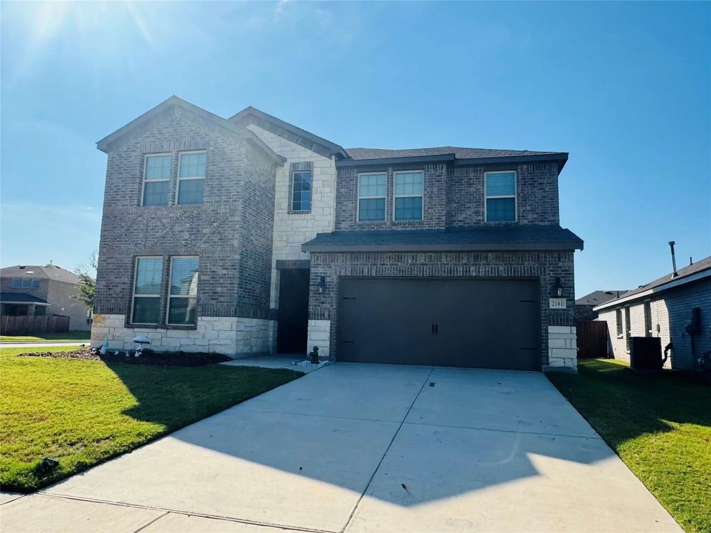 2101 Sue Ellen Street, Anna
