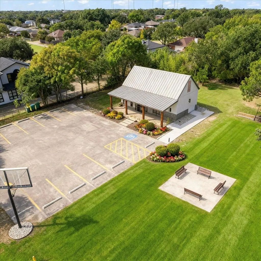 813 Straus Road, Cedar Hill