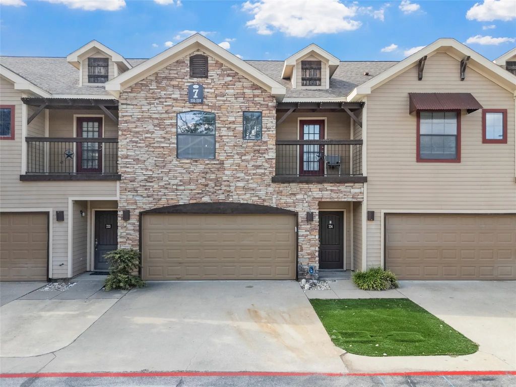 2410 S 2nd Street 734, Waco