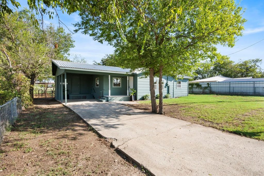 1405 Se 8 1/2 Street, Mineral Wells