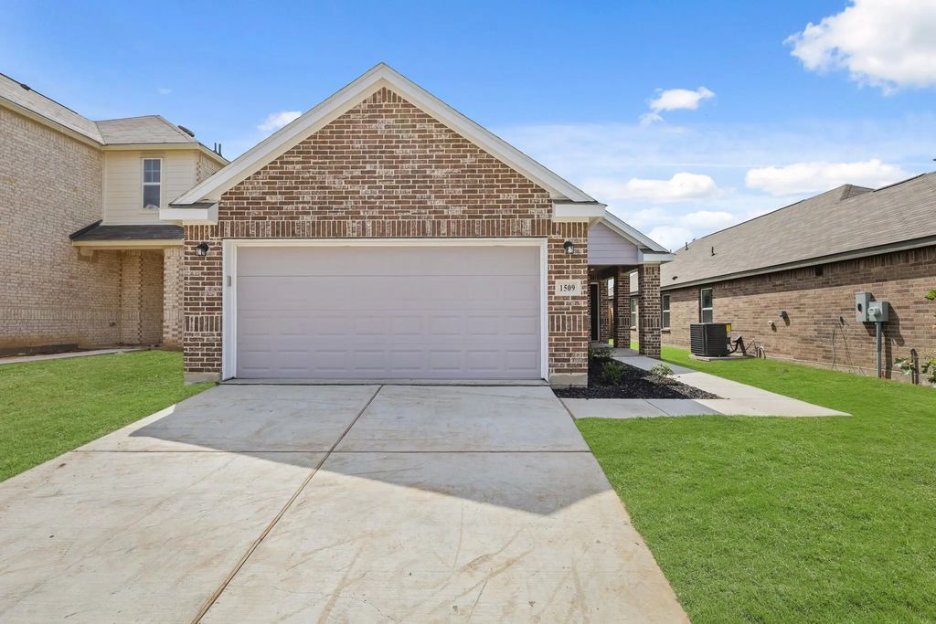 1509 Romans Road, Ennis