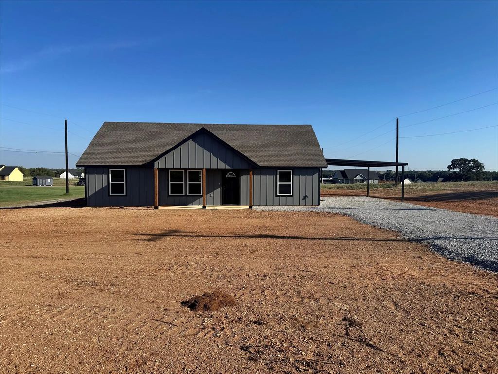 957 Erwin Road, Poolville