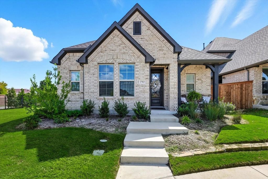 2702 Geranium Lane, Garland