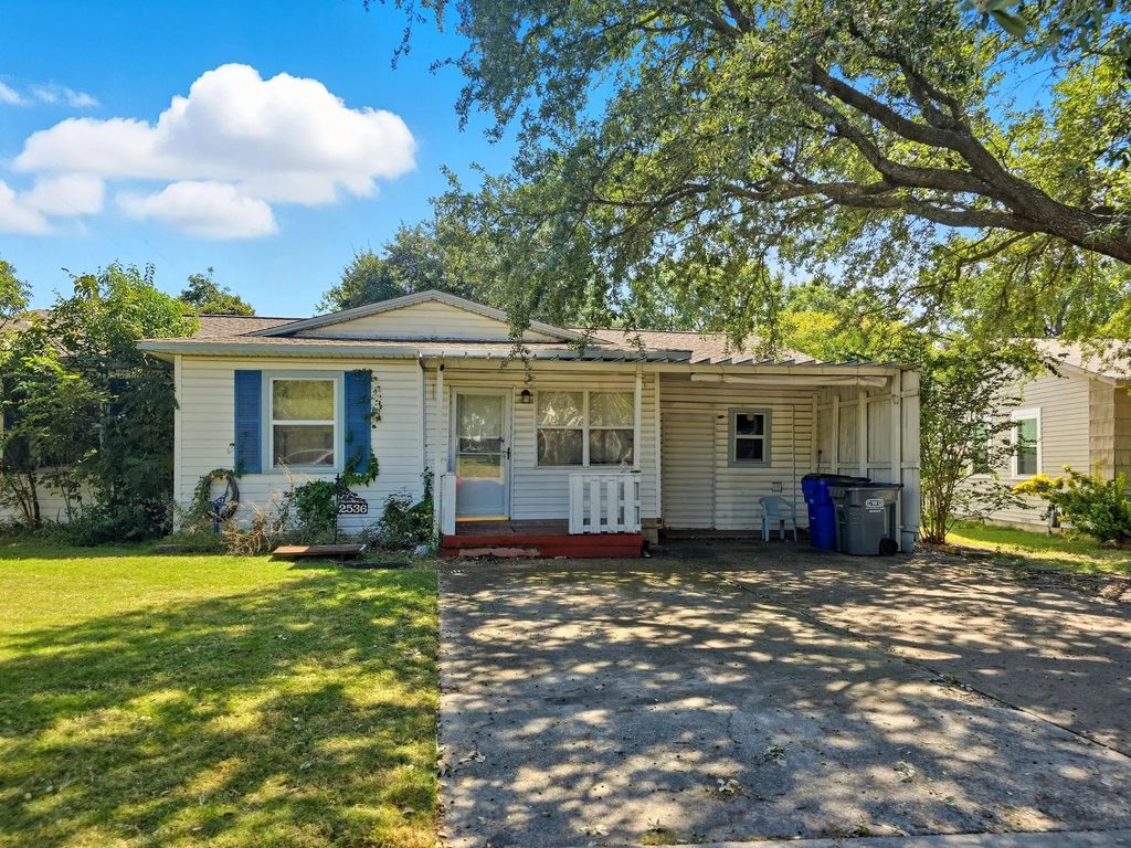 2536 Rugby Lane, Farmers Branch