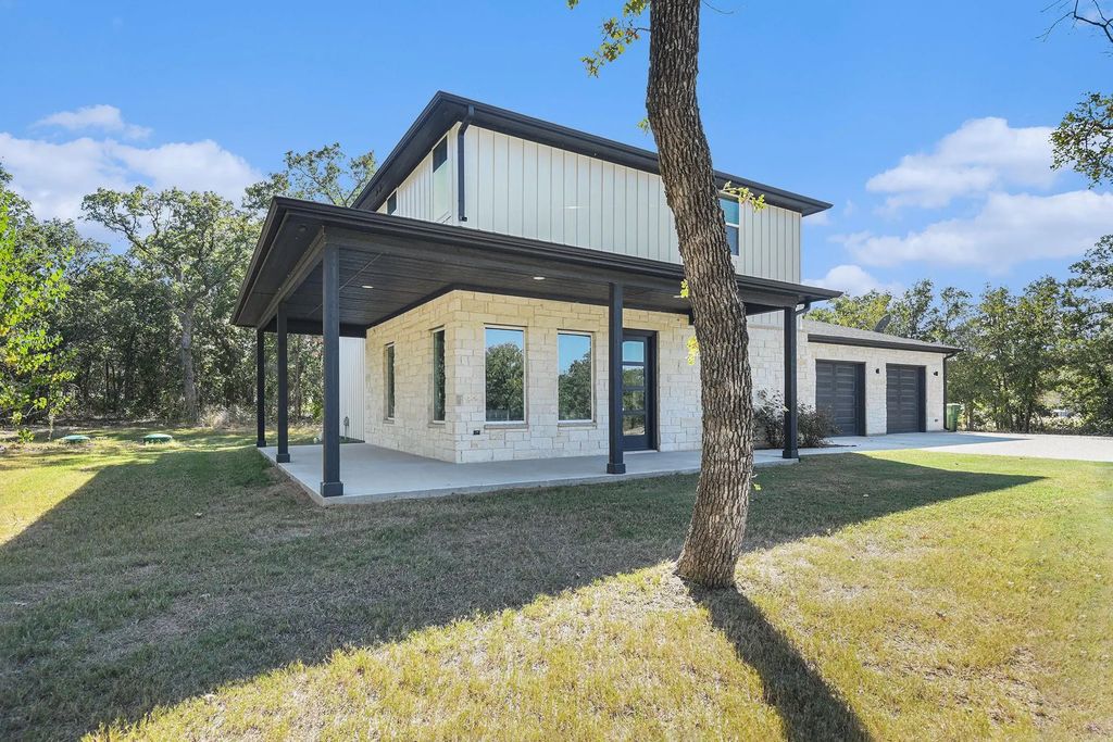 811 County Road 3451, Paradise