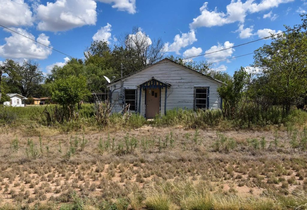 1101 S Plum, Brady