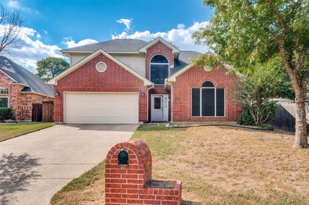 3902 Amy Court, Arlington