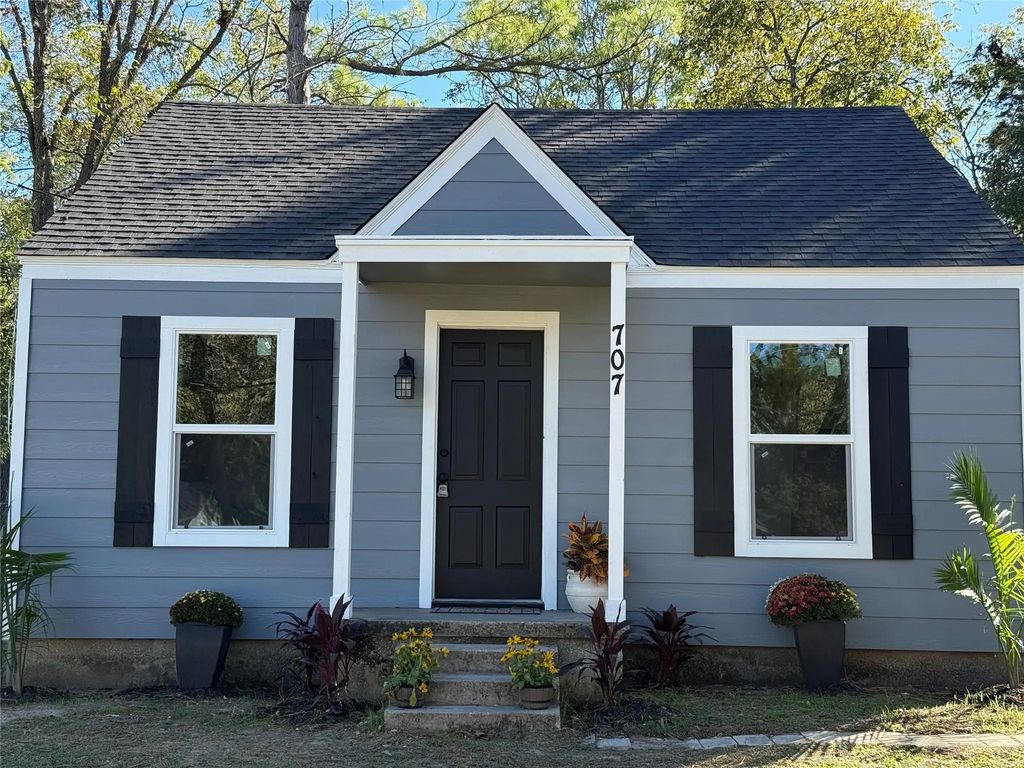 707 W Water Street, Weatherford
