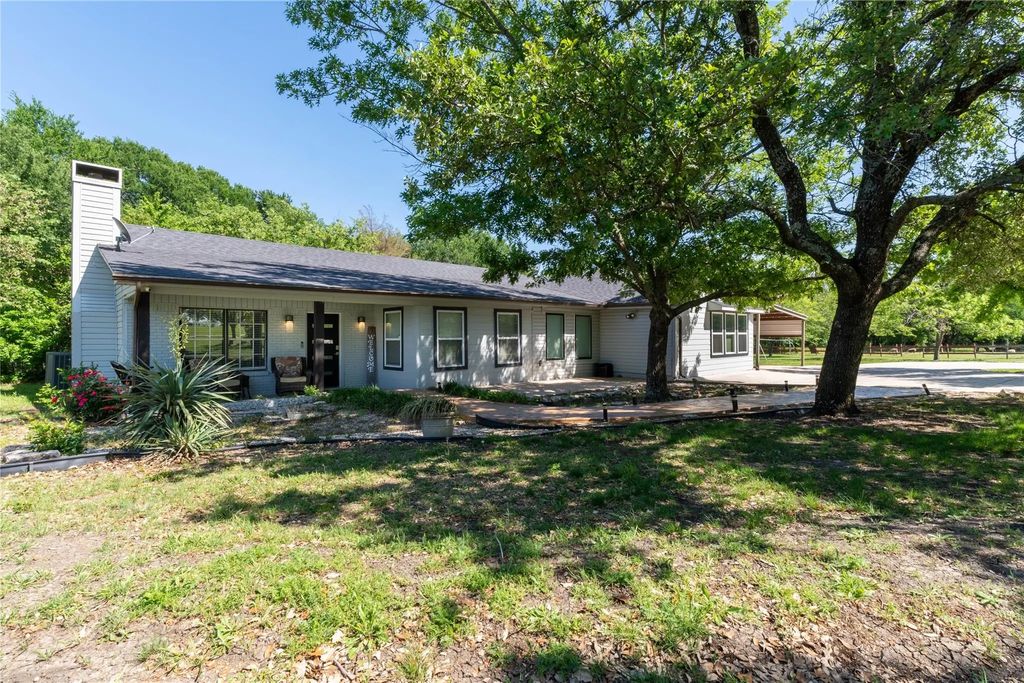 1435 Pioneer Lane, Lowry Crossing